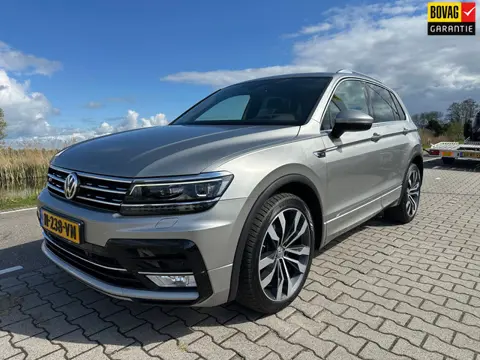 Volkswagen Tiguan 2.0 TSI 4Motion Highline R-Line, Panorama, Keyless, Head-up, Trekhaak, Carplay, Ca