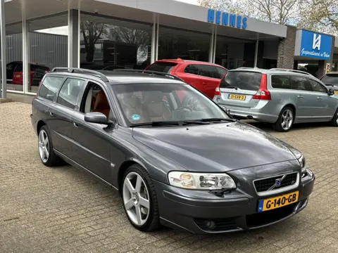 Volvo V70 2.5 R AWD 6 Speed + Atacama (bj 2004)