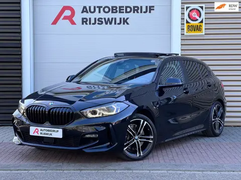 BMW 1-serie 120i Executive Pano/Led/Sfeer/AppleCar