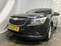 Chevrolet Cruze 1.6 LS - Linker Zijschade