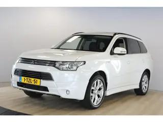 Mitsubishi Outlander 2.0 PHEV Instyle | Schuif- kanteldak | Trekhaak | Camera