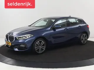 BMW 1-serie 118i Sport Line | Sportstoelen | Carplay |  Half leder | Live Cockpit | Full LED | Navig