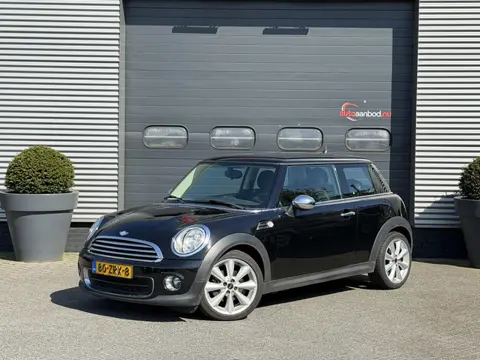 Mini Mini 1.6 One Kite White | Navigatie | Cruise Control | Airco | Lichtmetalen Velgen |