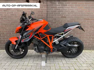 KTM 1290 SuperDuke ABS Akrapovic