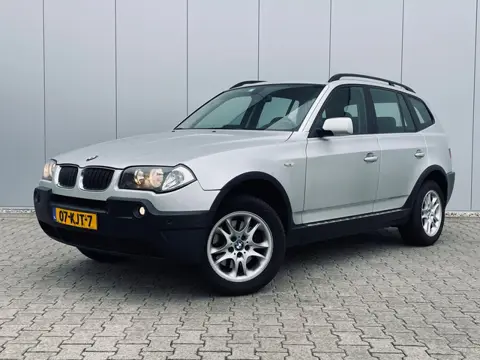 BMW X3 2.0i, Navi, Pdc, Cruise, Handgeschakeld.