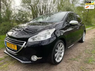 Peugeot 208 1.2 PureTech Style Pack/Navi/Trekhaak/P sensor/Cruise!
