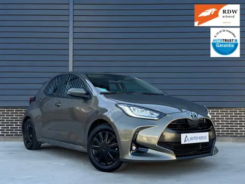 Toyota Yaris 1.5 Hybrid Dynamic Stoelverw, Trekhaak, Keyless, LED