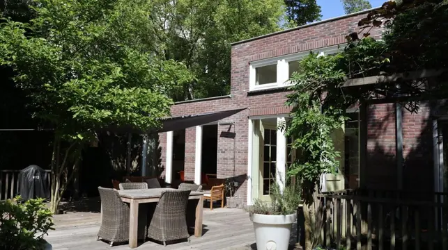 Woning aan de Leimuidenstraat te Amsterdam