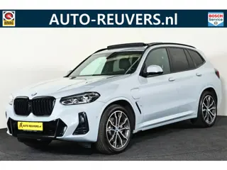 BMW X3 xDrive30e M-Sport / Panorama / Leder / HUD / Trekhaak / ACC / 360 Camera