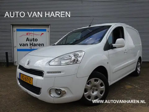 Peugeot Partner 1.6 e-HDI MARGE AUTO 3-ZTIS TREKHAAK NAVIGATIE
