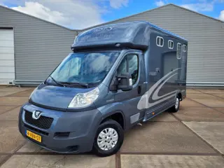 Peugeot Boxer Horsetruck Paarden vervoer / Lage km stand