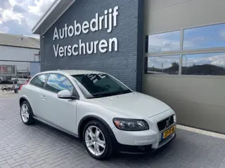 Volvo C30 2.4i Momentum trekhaak navi clima