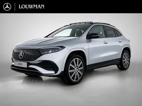 Mercedes-Benz EQA 250+ Business Solution AMG 71 kWh | Nightpakket | Trekhaak | DISTRONIC | Smartphon