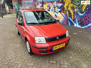 Fiat Panda 1.1 Young stuurbekrachtiging rijd goed apk december 2026 lak hier en daar niet netjes koo