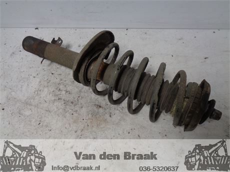 Peugeot 207 SW 1.6 VTi 2007-2013 Veerpoot rechts voor