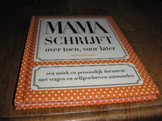 Oma / mama,, schrijft over toen, voor later - invulboek