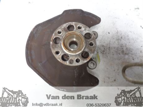 Mercedes Benz B-Klasse 1.7 16V 2005-2011 Fusee links voor