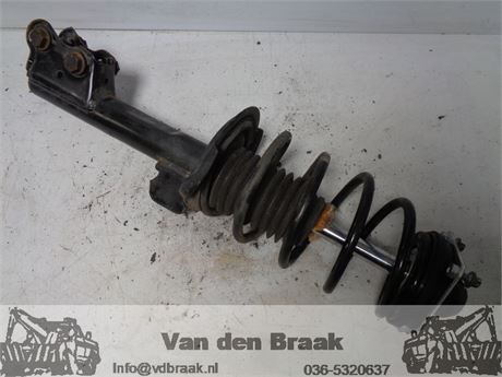 Mercedes Benz B-Klasse (W245) 1.7 16V 2005-2011 Veerpoot links voor