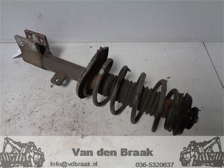 Peugeot 5008 1.6 VTi 2009-2017 Veerpoot links voor