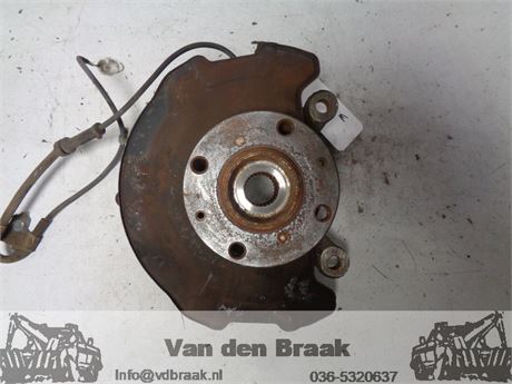 Suzuki Swift 1.5 2005-2010 Fusee rechts voor