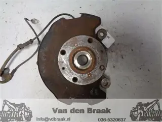 Suzuki Swift 1.5 2005-2010 Fusee rechts voor