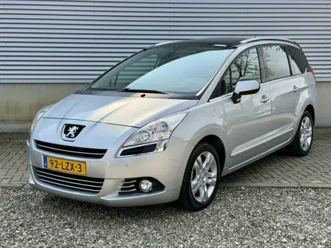 Peugeot 5008 1.6 160pk automaat 7 pers [ Panodak.leer, navi, ecc, trekhaak ]