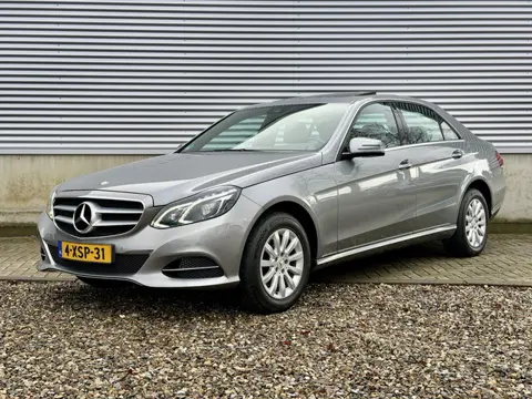 Mercedes-Benz E-klasse 200 Ambition Avantgarde [ pano schuifdak, fm navi, leer, pdc, trekhaak ]