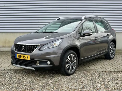Peugeot 2008 1.2 110pk PureTech Allure [ navi, ecc, pdc, cruise, lmv, trekhaak ]
