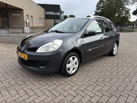 Renault Clio Estate 1.2-16V Expression [ airco, audio, lmv ]