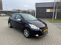 Peugeot 208 1.2 e-VTi Style. AUTOMAAT
