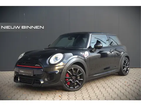 MINI Mini 2.0 John Cooper Works | JCW Pro Uitlaat | Stoelverwarming | Cruise Control | Navigatie | P