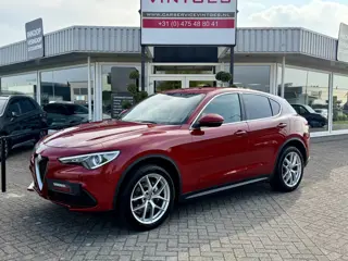 Alfa Romeo Stelvio 2.0 T AWD Super Business Edition Leder. Add Cruise, Lane assist, Camera, PDC, 20"