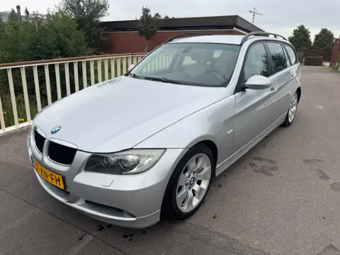 BMW 3 Serie Touring 318i High Executive Auto verkeert in topstaat !!!!