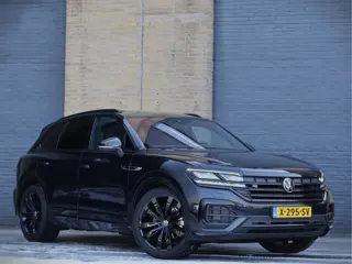 Volkswagen Touareg 3.0 V6 TDI R-Line 4Motion | Massage | Luchtvering | HUD |  Matrix | ACC | Achtera