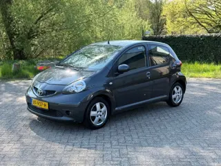 Toyota Aygo 1.0-12V AIRCO I NWE APK I 5DRS I GOED ONDERHOUDEN I NETJES