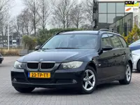 BMW 3-serie Touring 318i High Executive | Automaat | Leder | Parkeersensoren | Trekhaak | Cruise con