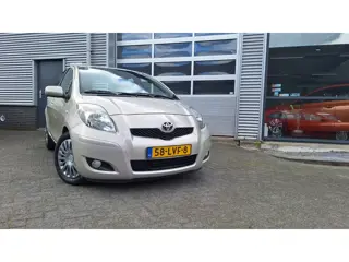 Toyota Yaris 1.3 VVTi Aspiration/Automaat/Airco/Cv/Enz