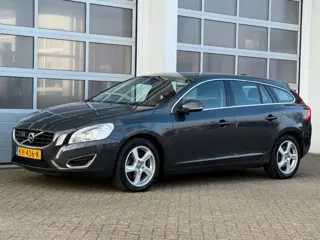 VOLVO V60 2.0 D3 163PK 5 -Cil Summum Aut. Xenon Navi Trekhaak