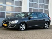 VOLVO V60 2.0 D3 163PK 5 -Cil Summum Aut. Xenon Navi Trekhaak