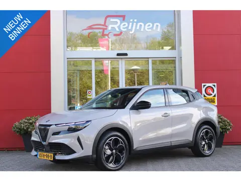 Alfa Romeo Junior 156PK Elettrica 54 kWh | DRAADLOZE APPLE CARPLAY/ANDROID AUTO | PARKEERSENSOREN AC