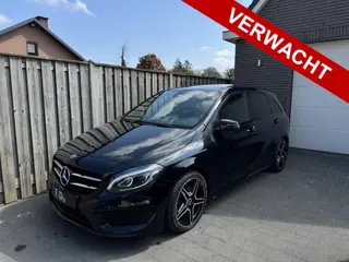 Mercedes-Benz B-Klasse 180 AMG Aut Panoramadak Navi Camera SportLeder Led Nightpakket 18" Pdc
