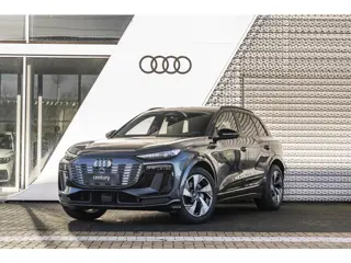 Audi Q6 S edition e-tron 83Kwh 185 kW / 252 PK SUV Elektri | RS carbon dakpoiler | 21 inch | trekhaa