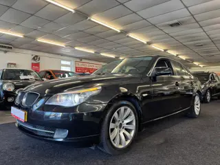 BMW 5-serie 520i Business Line. Ketting net vervangen, zeer goed onderhouden en alle opties!