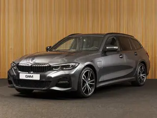 BMW 3 Serie Touring 330e M-SPORT | TREKHAAK | 19"