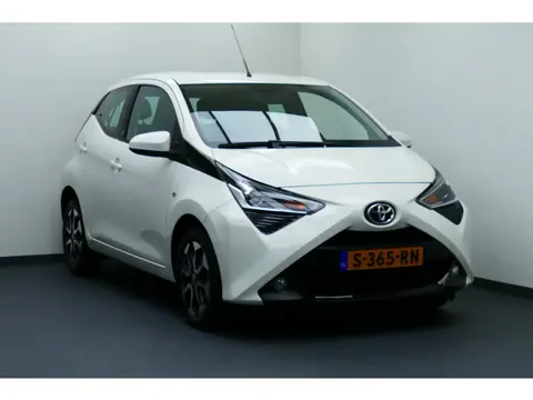 Toyota Aygo 1.0 VVT-i x-play. Bj2021 Camera, Carplay/Android Navi, Airco, 15"LMV All Season