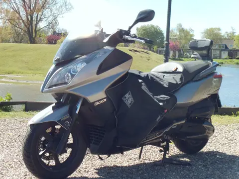 Kymco 300i Downtown ABS-16000 km !!!!! (bj 2012, automaat)