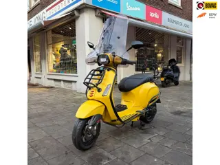 Vespa Bromscooter Sprint 4T Sport