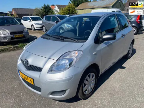Toyota Yaris 1.0 VVTi Acces