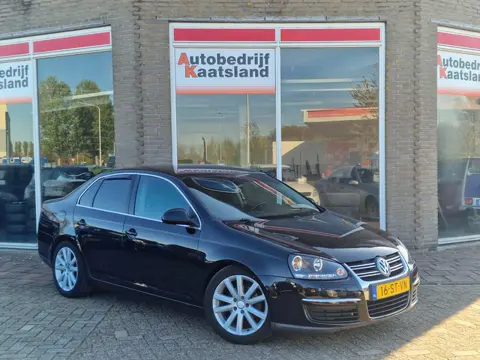 Volkswagen Jetta 1.6 FSI Comfortline - Nieuwe APK - Clima - Cruise control