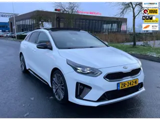 Kia ProCeed 1.4 T-GDI GT-PlusLine, Aut, Acc, Schuifdak, Stoel-/stuurverw, Cam, Led, Keyless, Geen im